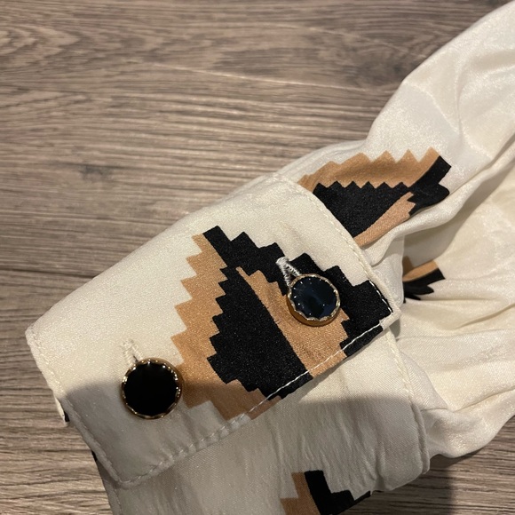 All clothes are from my aunt. I have no information regarding the original price - Picture 2 of 4